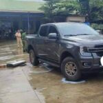 Hiện trường vụ tai nạn xe bán tải lùi tông chết người trong sân trường