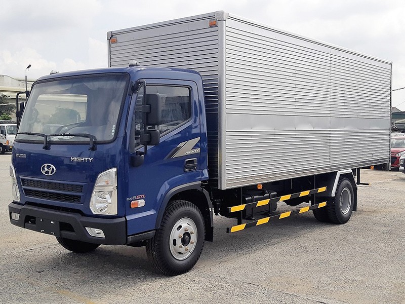 Hyundai Mighty EX8 heavy-duty truck