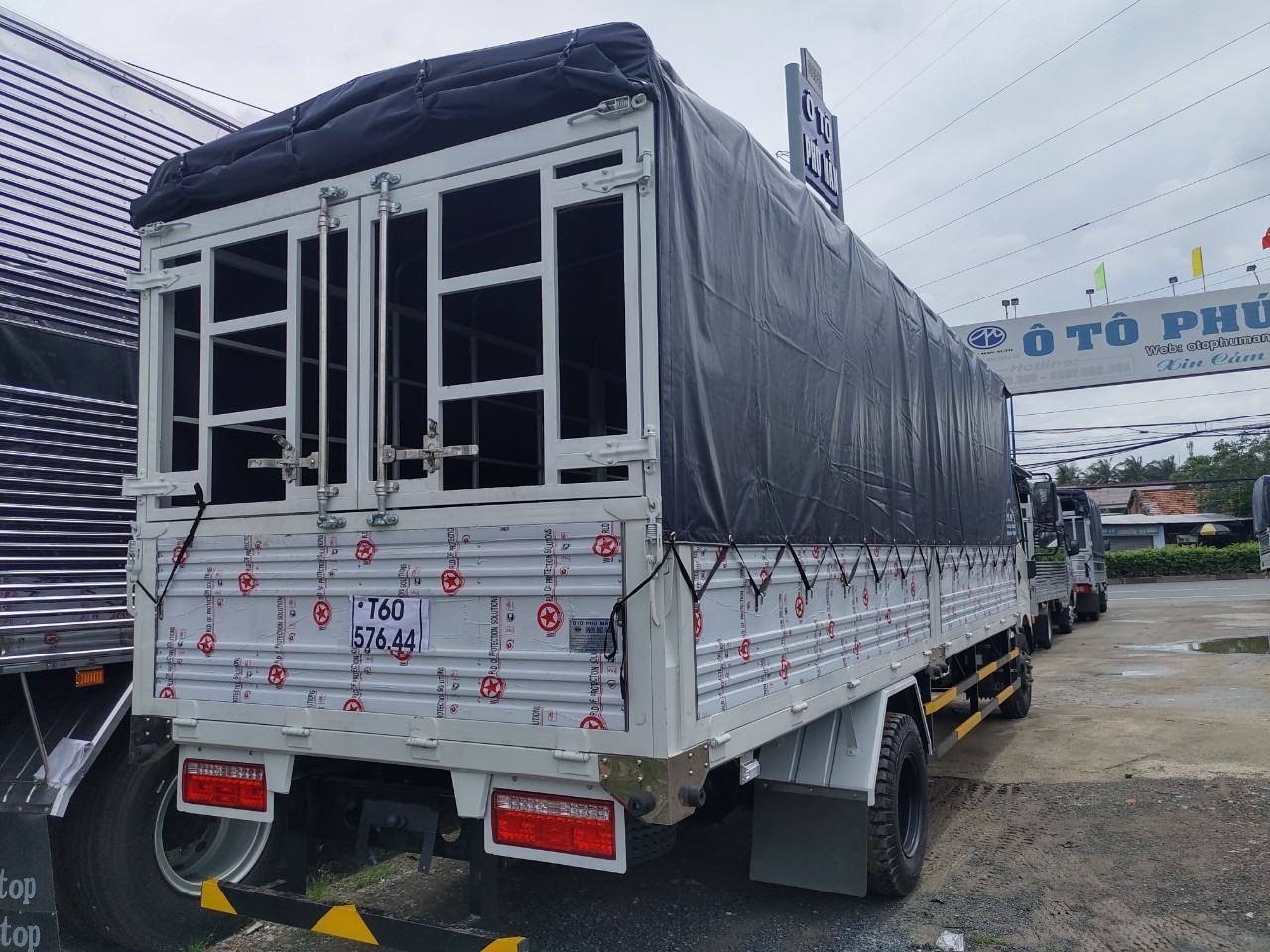 Thùng xe tải Veam VT260 1.99 tấn có kích thước lớn