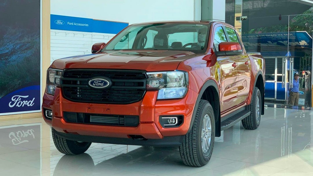 Ngoại thất Ford Ranger XLS 4x2 AT