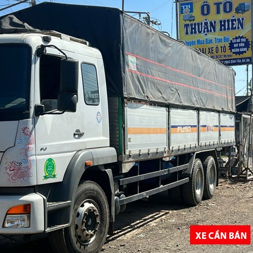 Xe tải Fuso 3 chân 2017 thùng dài 9 mét