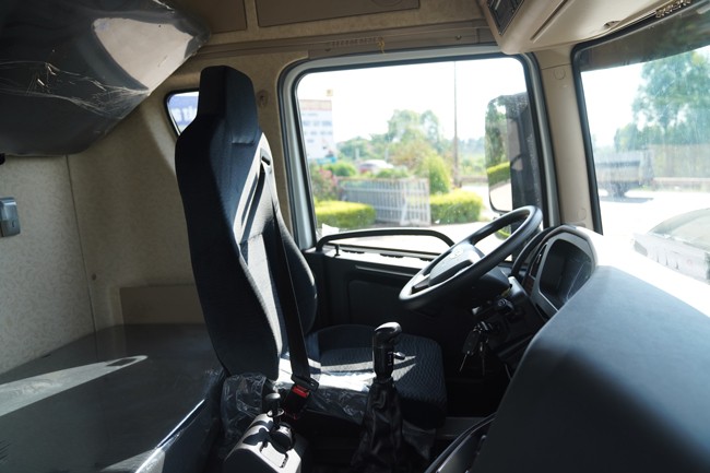 Comfortabele bestuurdersstoel van de CAMC 4-assige vrachtwagen