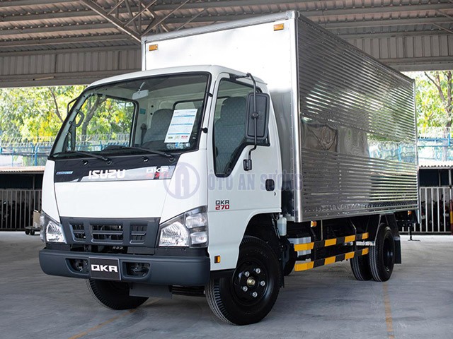 Cena ciężarówki Isuzu 2.4t skrzynia 4m3