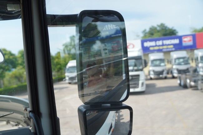 Moderne en handige elektrisch verstelbare achteruitkijkspiegel van de CAMC 4-assige vrachtwagen