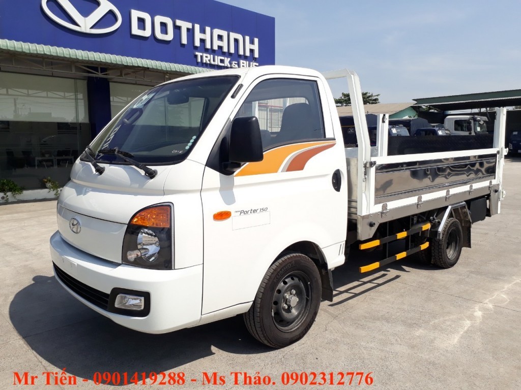 Kabina samochodu ciężarowego Hyundai H150 z otwartą skrzynią