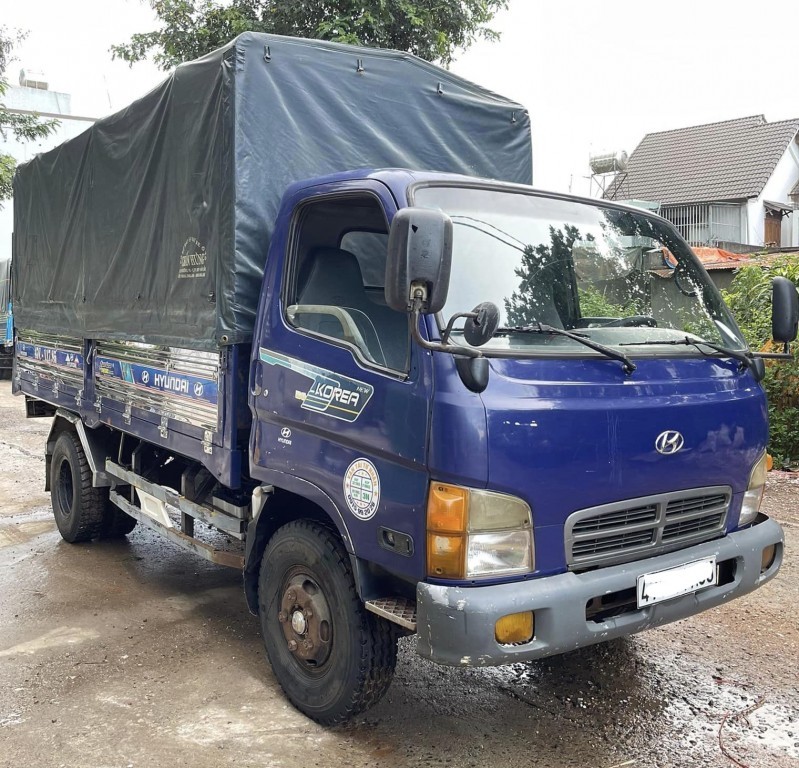 รถบรรทุก Hyundai HD65 ปี 2003 กระบะผ้าใบ ใกล้หมดอายุการใช้งาน