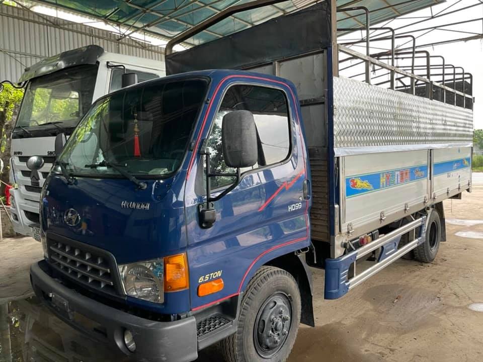 Camion HD99 d'occasion modèle 2016 avec caisse en aluminium, rare et recherché.
