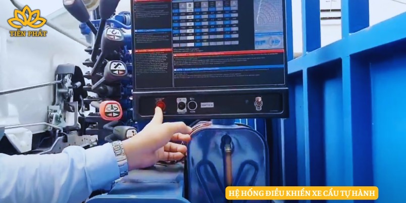 Bảng điều khiển các cần gạt và nút bấm hệ thống cẩu trên xe tải cẩu tự hành