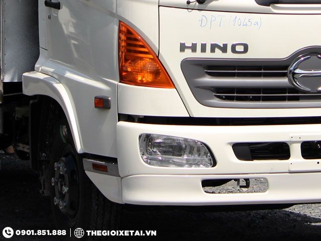 Hệ thống đèn pha halogen và đèn sương mù xe tải Hino FC
