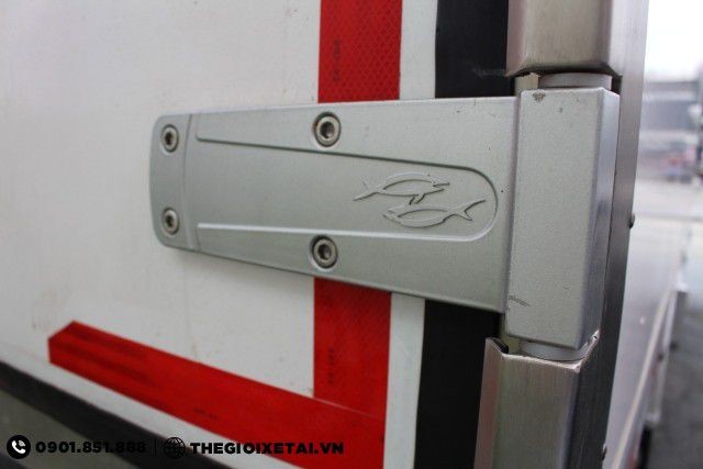Khóa cửa inox chắc chắn thùng đông lạnh xe tải Hino FC