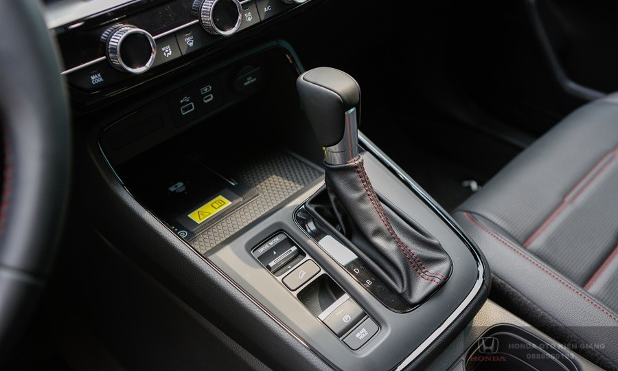 Elegancki i łatwy w użyciu panel sterowania centralnego Hondy CR-V 2025