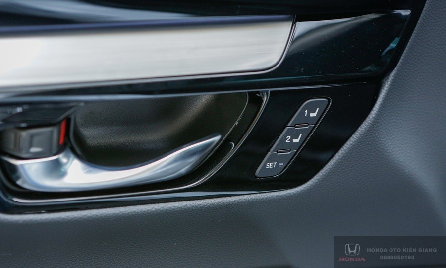 Centralny podłokietnik ze schowkiem Hondy CR-V 2025