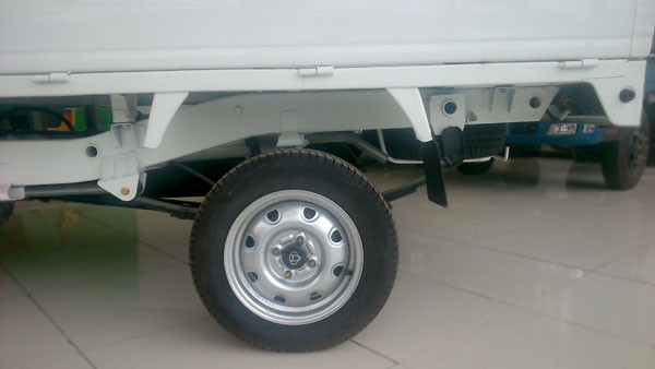 Hông xe tải Veam Star 860kg thùng kín