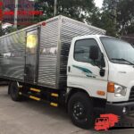 Xe tải Hyundai 110S thùng kín chở cá