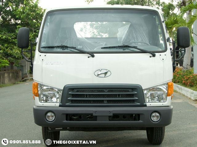 Parte delantera de la cabina del camión Hyundai HD72 mostrando la parrilla y los faros