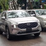 Hyundai Santa Fe 2021 chở tiền
