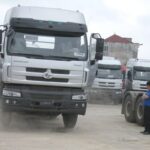 Kiểm tra chất lượng xe nhập khẩu từ Trung Quốc tại một doanh nghiệp ở Hà Nội