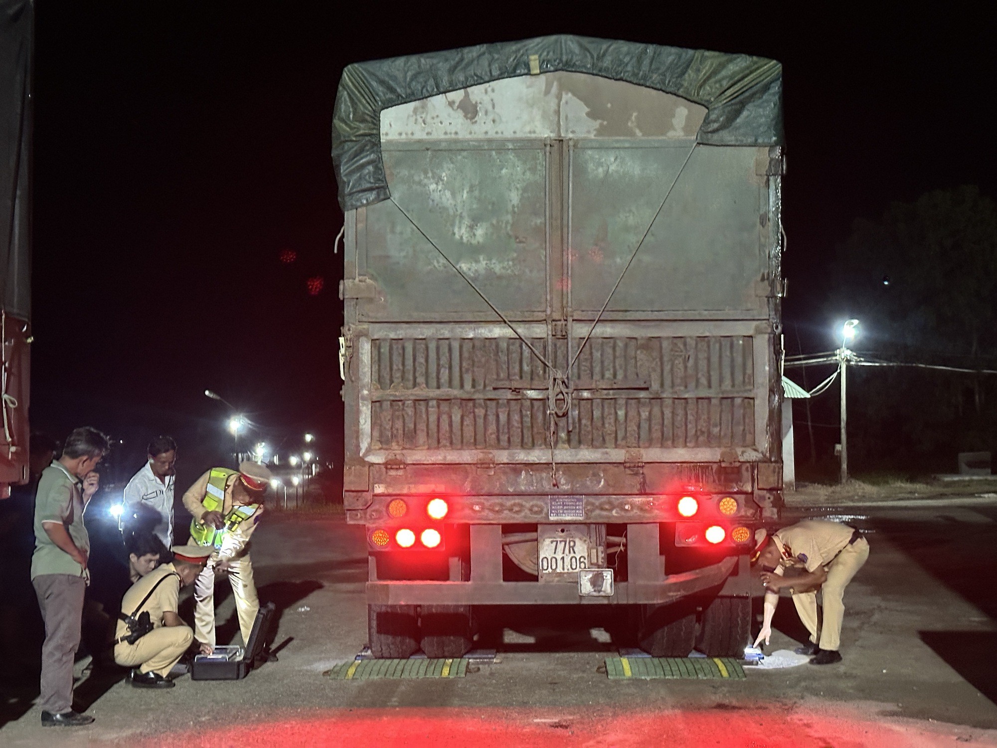 Weight check result record of overloaded sand truck