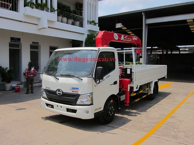 Xe tải Hino gắn cẩu Unic