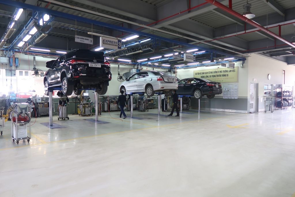 Khu vực xưởng sửa chữa xe tải chuyên nghiệp tại Xe Tải Mỹ Đình