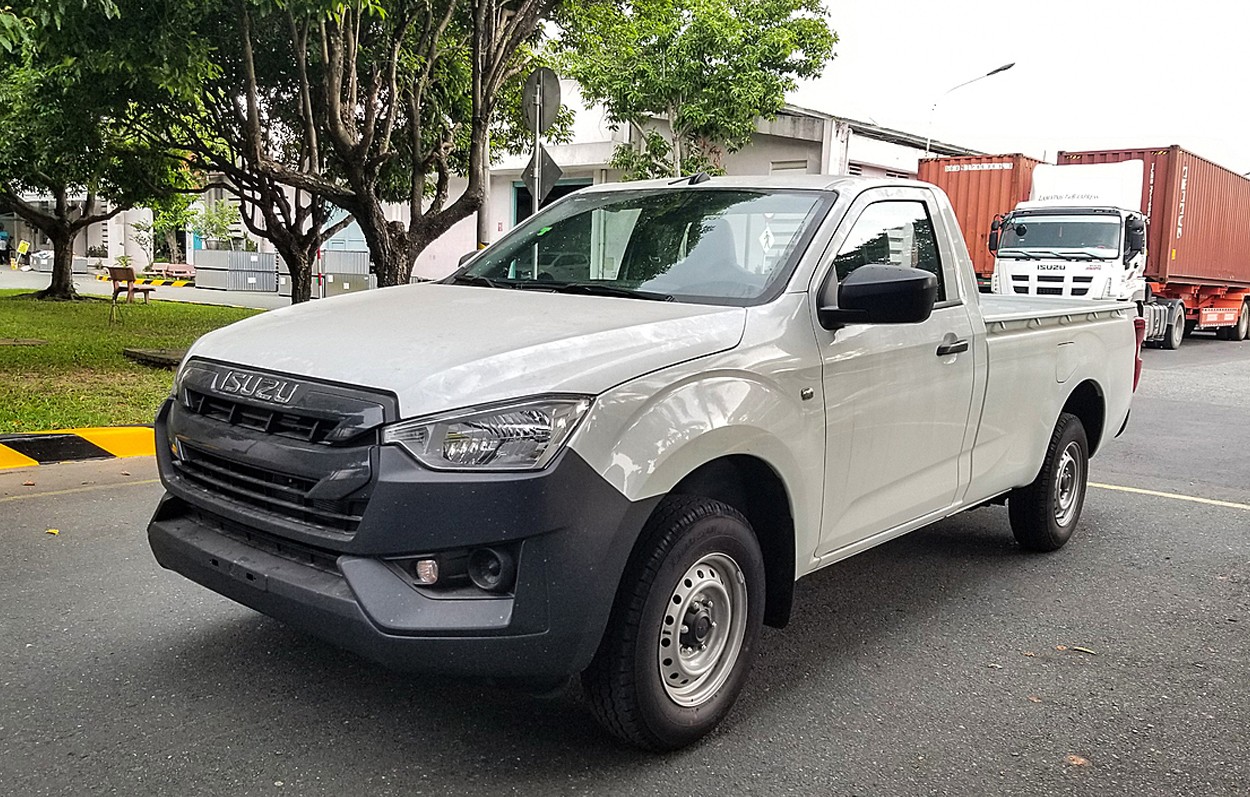 Xe bán tải Isuzu D-Max cabin đơn mạnh mẽ và bền bỉ