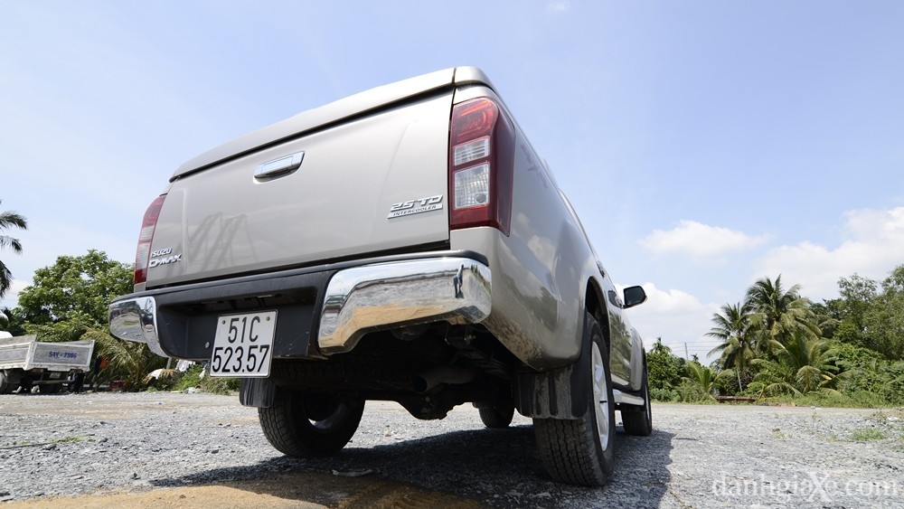 Ảnh hệ thống phanh đĩa trước Isuzu D-Max 2015