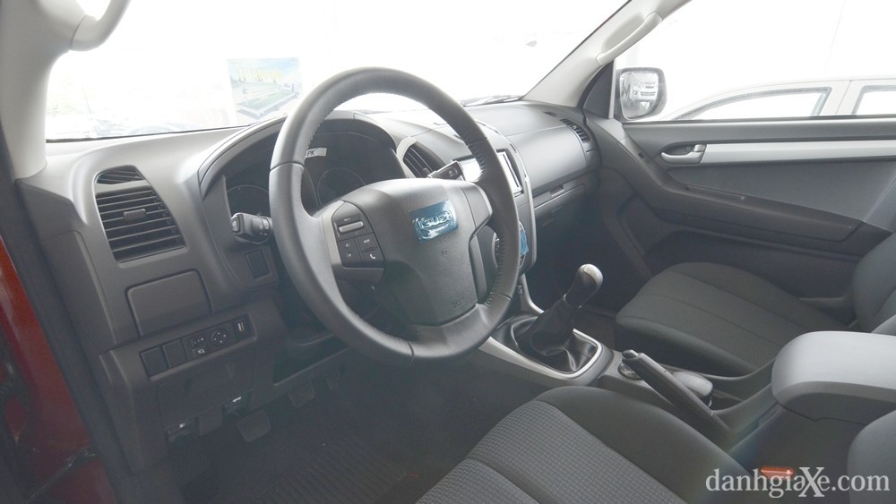 Ảnh thùng xe Isuzu D-Max 2015
