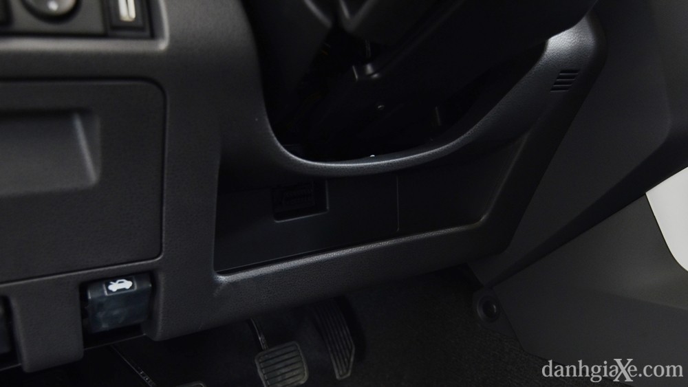 Ảnh bảng đồng hồ lái Isuzu D-Max 2015