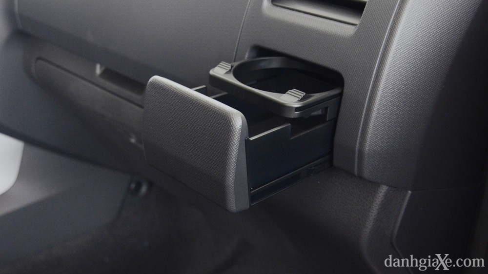 Ảnh nút điều chỉnh gương chiếu hậu Isuzu D-Max 2015