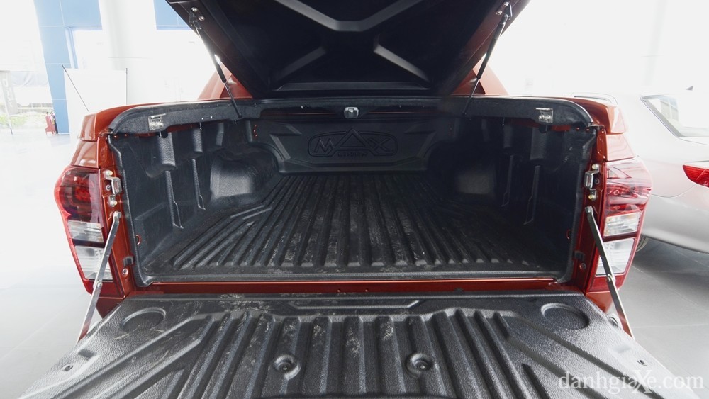 Ảnh cụm đèn hậu LED Isuzu D-Max 2015