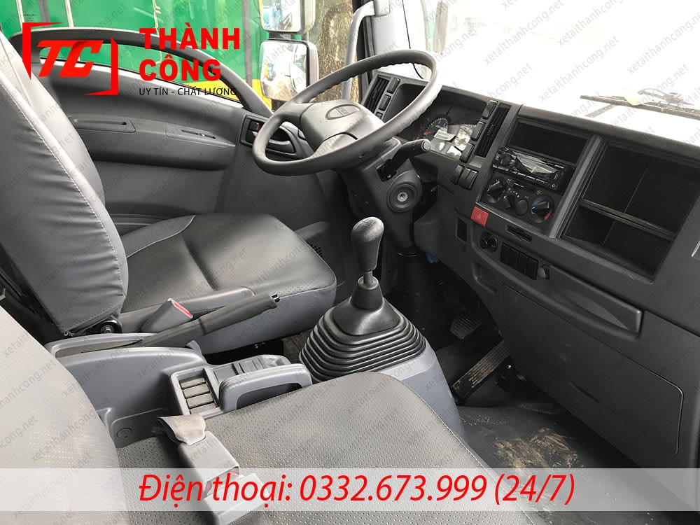 इज़ुज़ु FRR 650 6.5 टन ट्रक का इंटीरियर