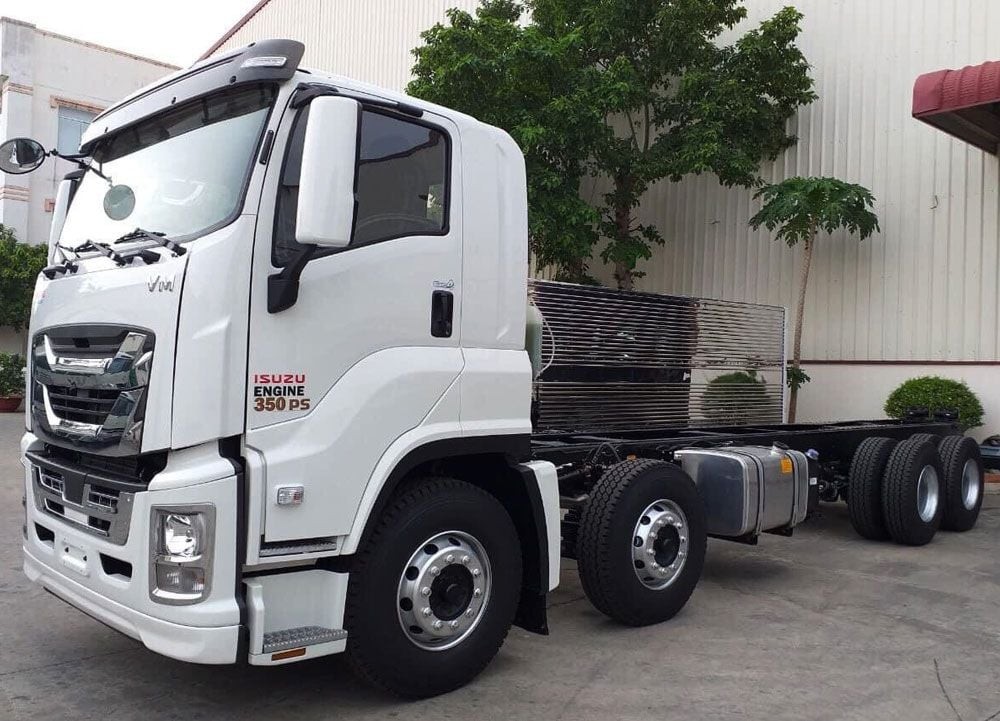 Khung gầm xe tải Isuzu 4 chân 3 lớp