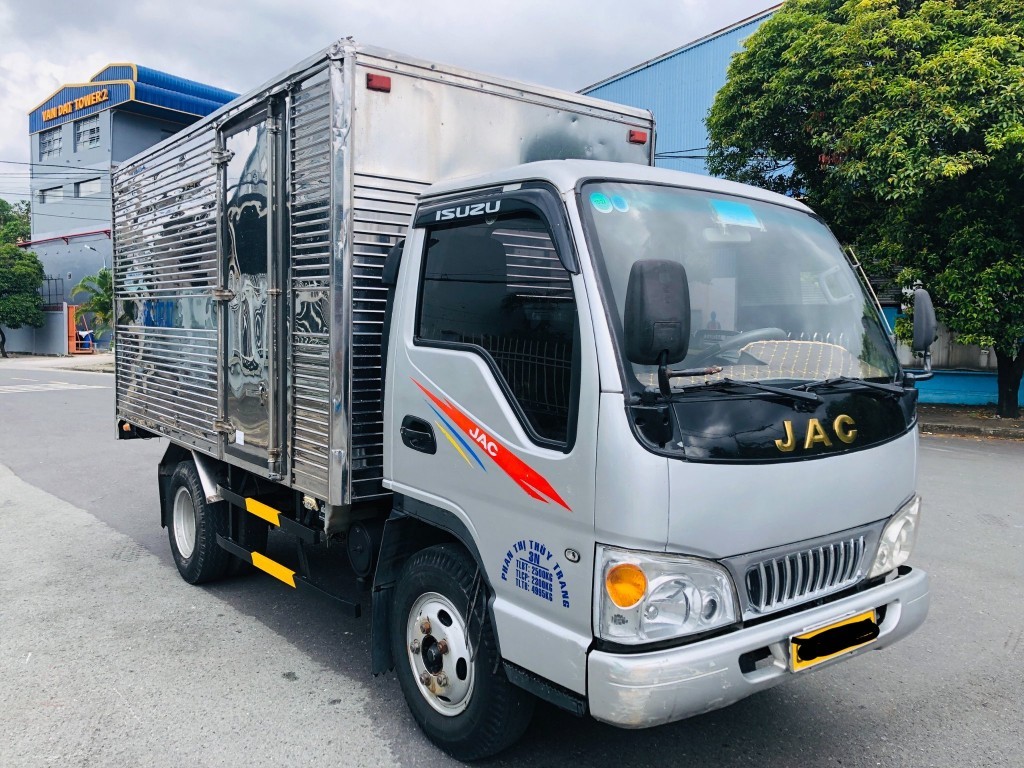 2018年二手江淮2.4吨卡车