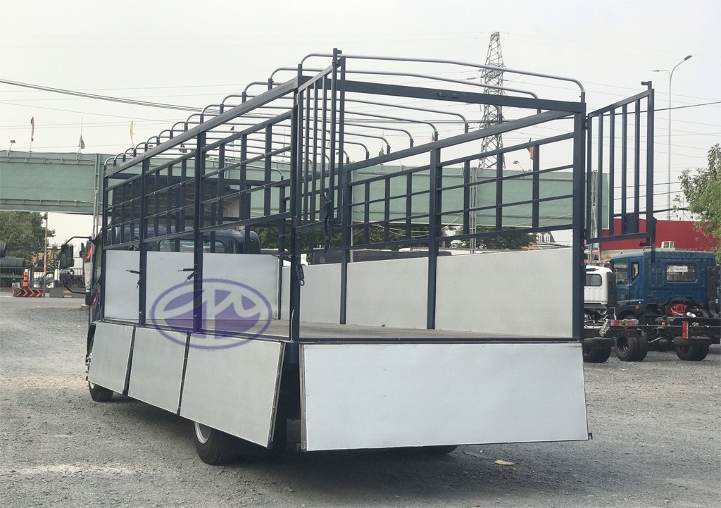 Nội thất cabin rộng rãi xe tải Jac 9.1 tấn