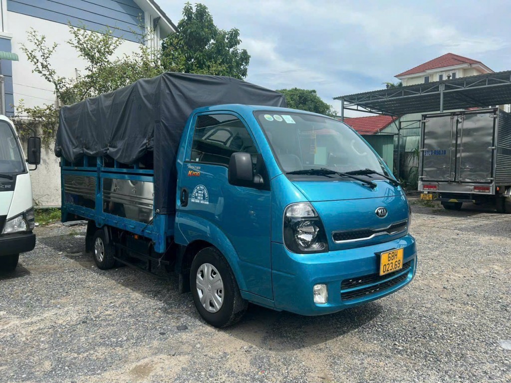 Xe K200 cũ đời 2022 thùng kín
