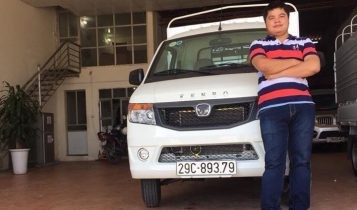 Side-by-side comparison of Kenbo 990kg and Dongben 870kg trucks, front view