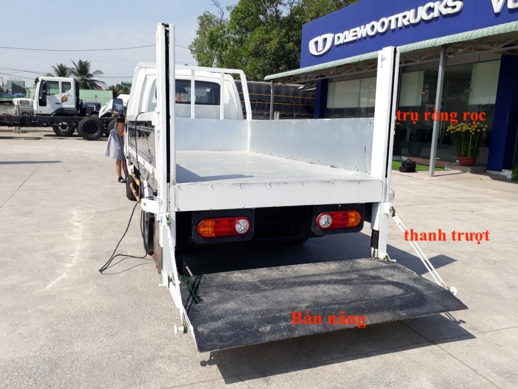 Konstrukcja platformy załadowczej samochodu ciężarowego Hyundai H150