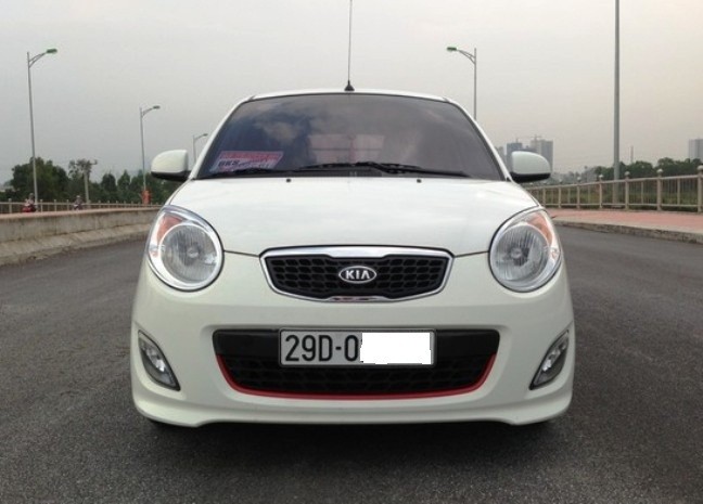 Khoang sau của Kia Morning Van không có ghế ngồi, chỉ dùng để chở hàng. Nếu ai tự ý lắp thêm ghế, CSGT kiểm tra sẽ bị xử phạt rất nặng.