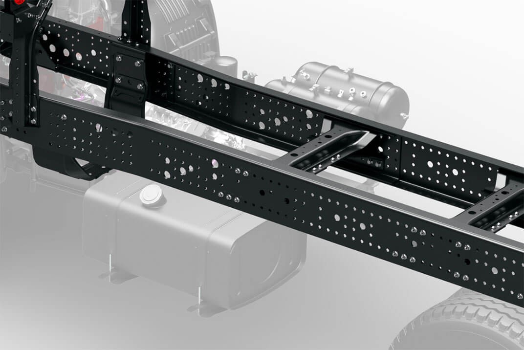 Khung gầm chassis xe tải Hino, nổi tiếng với độ bền và khả năng chịu tải cao, là nền tảng vững chắc cho xe tải cẩu 15 tấn.