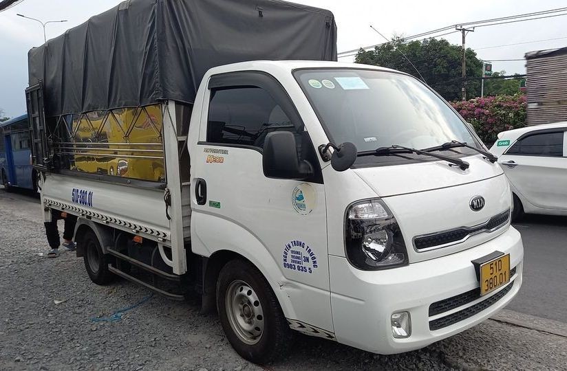 รถบรรทุก Kia K200 มือสอง แบบมีผ้าใบคลุม รุ่นปี 2020 สีเขียว