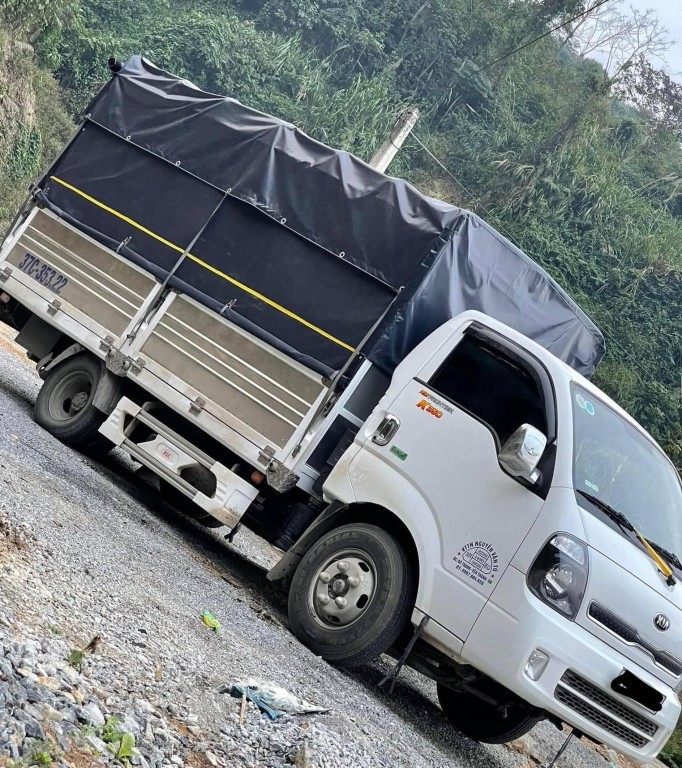 kia-k250-thung-bat-cu