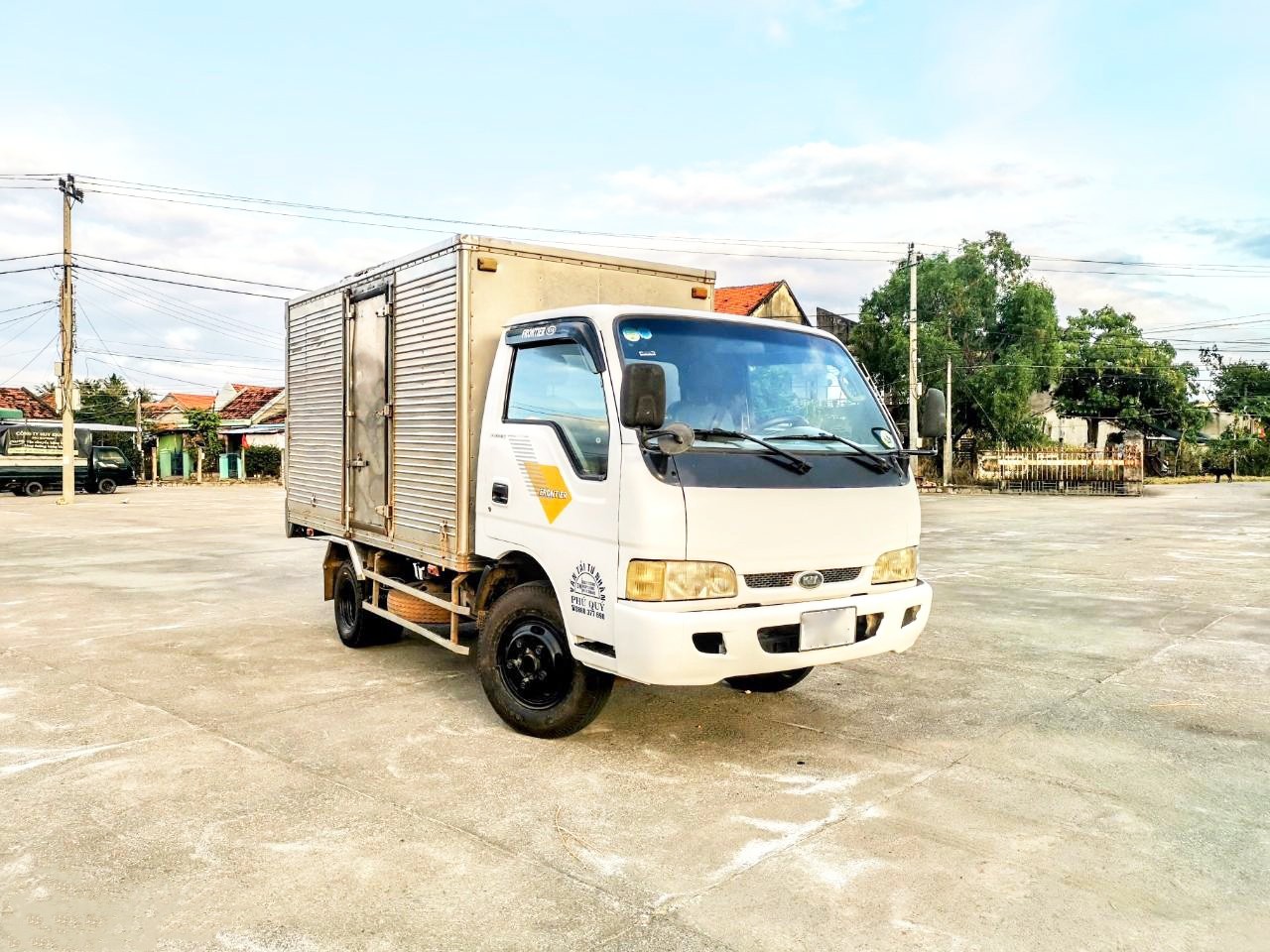 Kính chắn gió xe tải KIA K3000