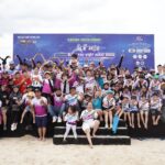 Các thành viên hội xe bán tải hào hứng tham gia hoạt động team building tại lễ hội thường niên.