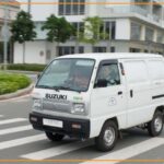 Xe tải ben đang vận chuyển vật liệu