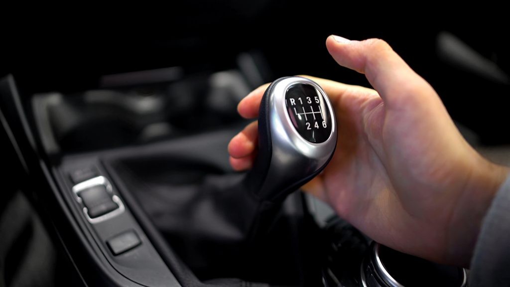 Cách lùi xe tải số sàn