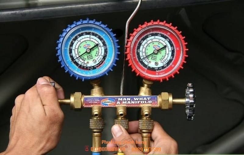 Nạp gas dàn lạnh xe tải