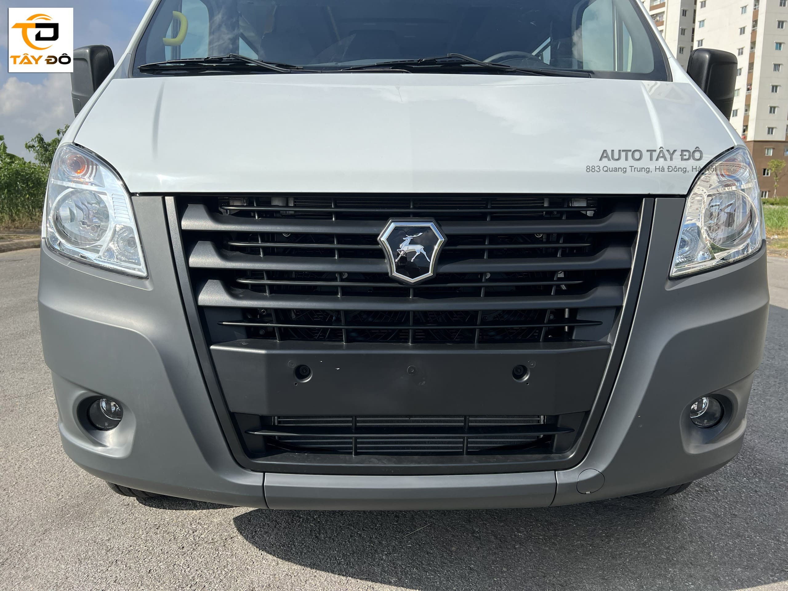 Frontansicht Gaz 16-Sitzer