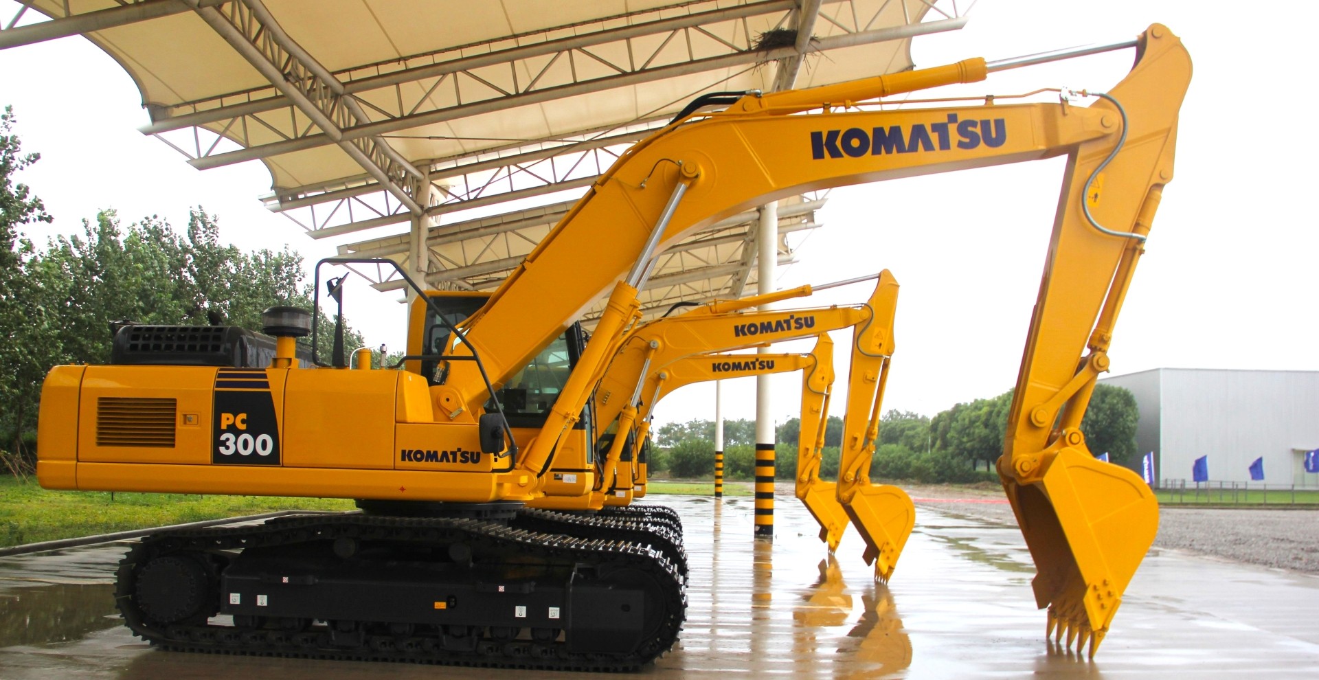 Xe cuốc Komatsu liên doanh sản xuất tại Thường Châu, Giang Tô, Trung Quốc