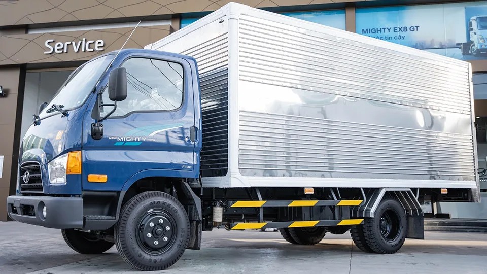 Xe tải Hyundai Mighty 75S 4 tấn thùng kín cũ tại bãi xe Xe Tải Mỹ Đình Quảng Bình
