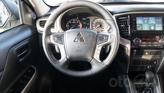 Vô lăng Mitsubishi Triton 2019